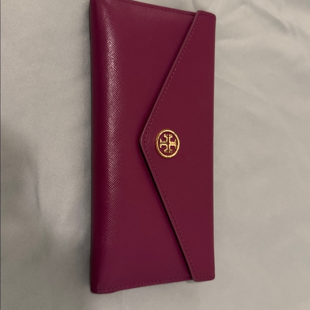 Tory Burch Women’s Purple And Gold Leather Envelope Wallet